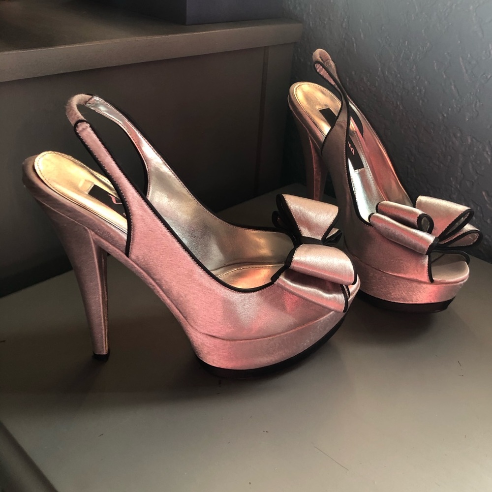 Heels - Picture 2 of 3